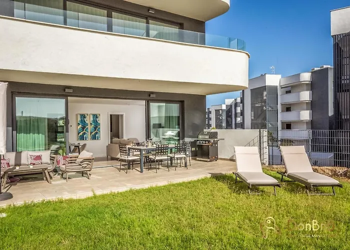 Premium In Higuerón West Apartment